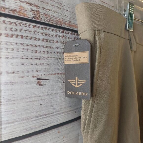 Mens Dockers Pro Style Khaki Flat Front D2 Straight Pants Size 42x30 NWT - Picture 2 of 12